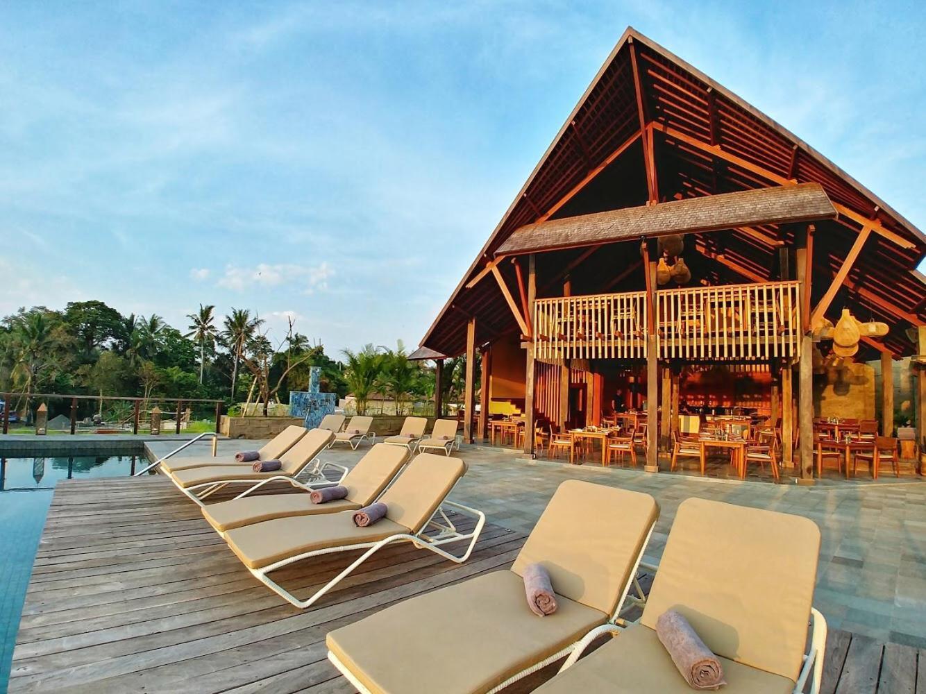 เตจาปรานา บิสมา - ผ่านการรับรอง Chse Hotel อูบุด ภายนอก รูปภาพ The swimming pool at the resort