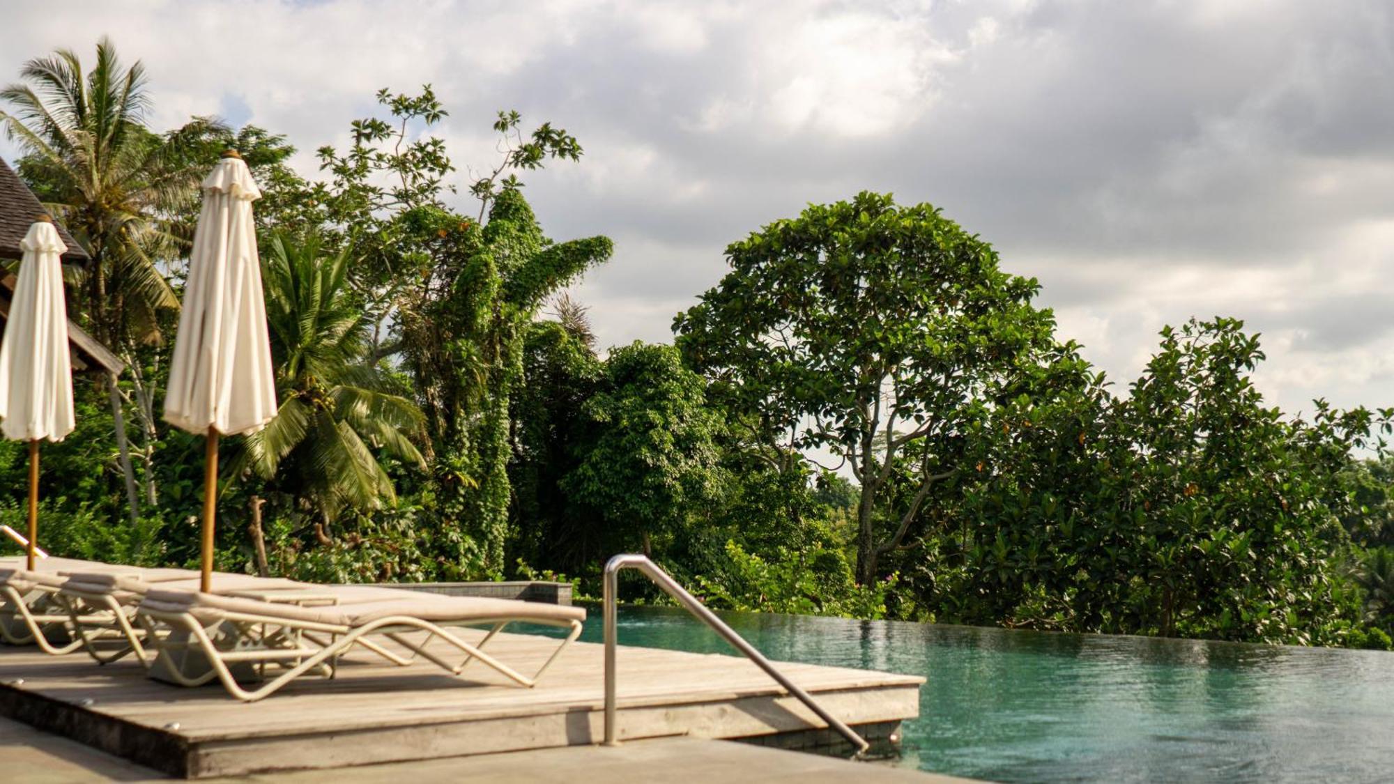 เตจาปรานา บิสมา - ผ่านการรับรอง Chse Hotel อูบุด ภายนอก รูปภาพ The swimming pool at the resort